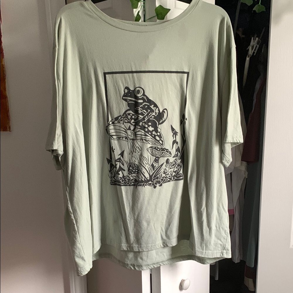 Green Graphic Frog T-Shirt